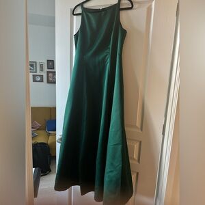 Elegant Green Evening Gown